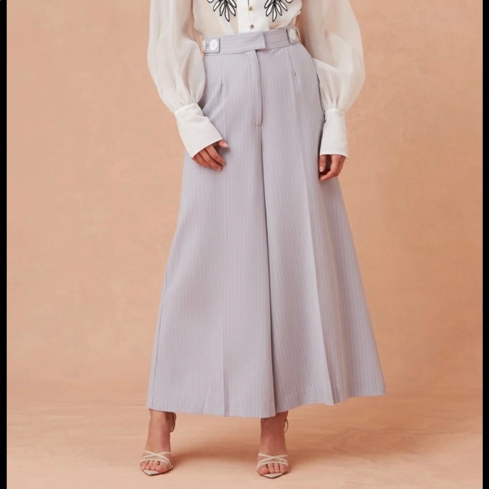 NWT Keepsake the label white leg pant.